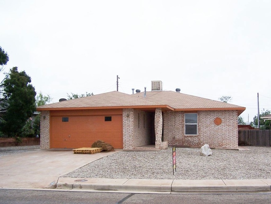 616 Mars Ave, Alamogordo, NM 88310 - photo 1