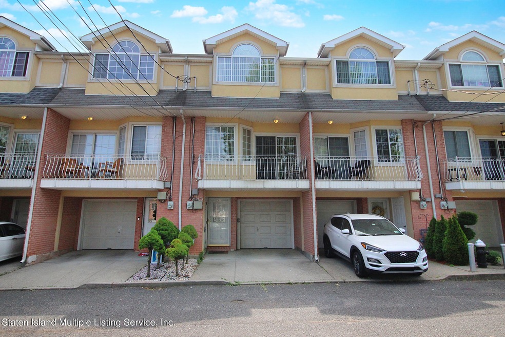 25 Peacock Loop, Staten Island, NY 10309 - photo 1