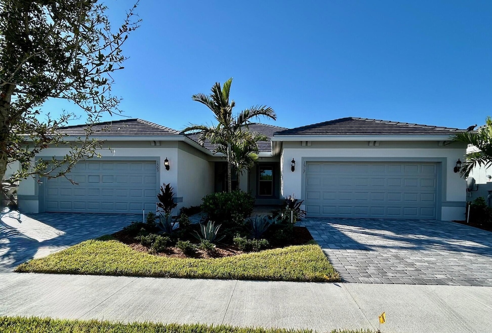 3829 Russell Ct unit Villa 40, Vero Beach, FL 32960 - photo 1