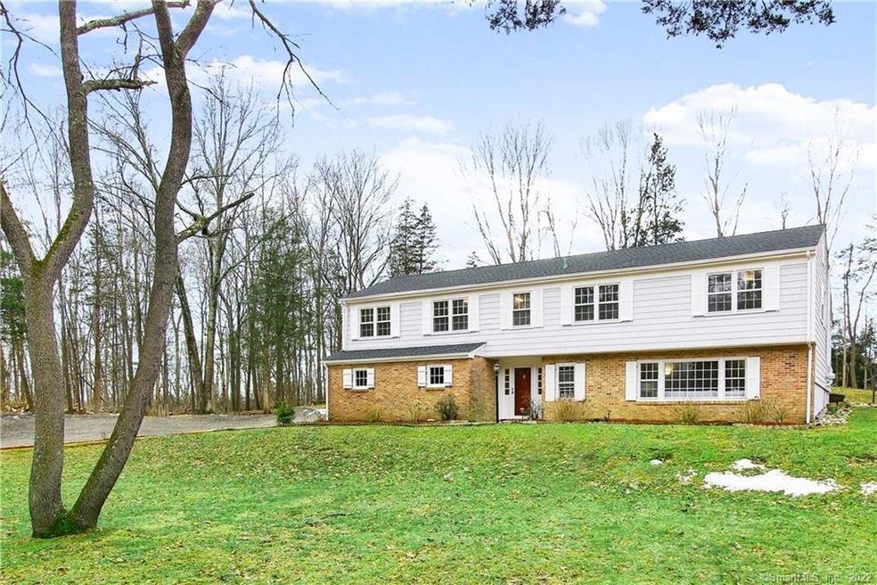 47 Buttonball Ln, Weston, CT 06883 - photo 1