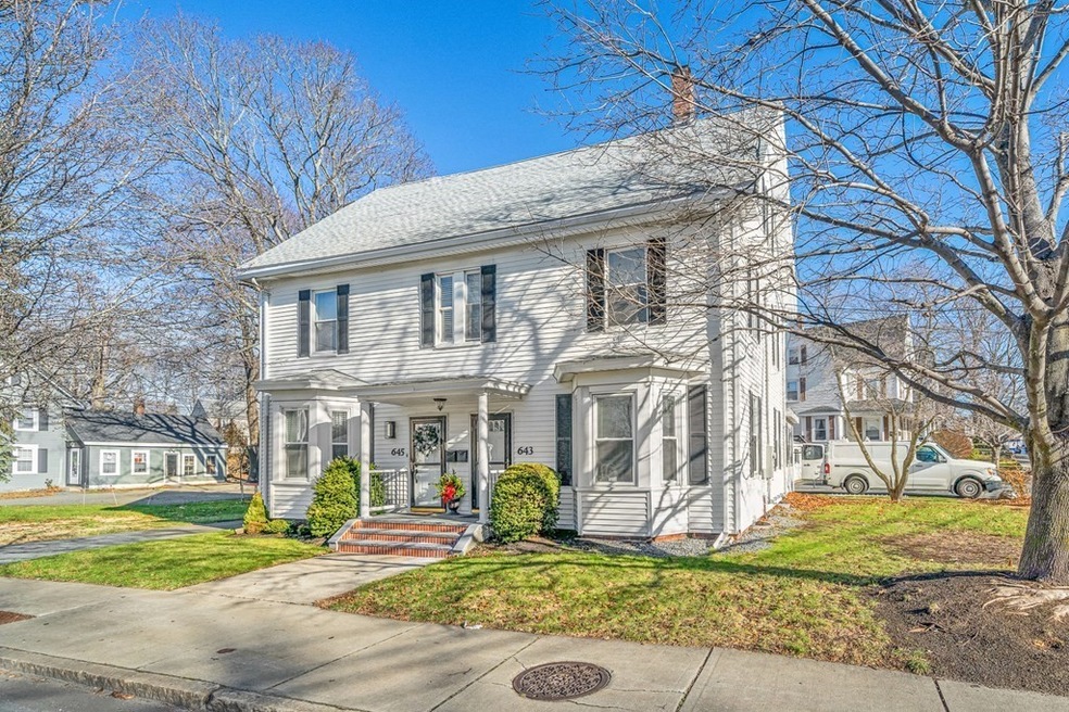 643 Main St unit 643, Woburn, MA 01801 - photo 1