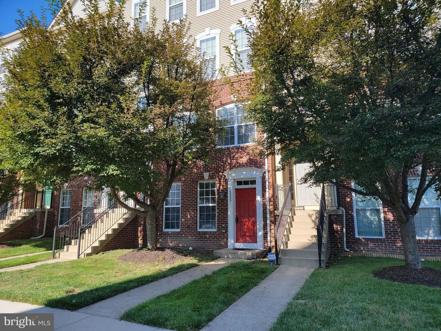 15555 John Diskin Cir, Woodbridge, VA 22191 - photo 1