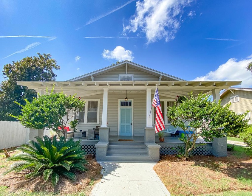 323 W Water St, Bainbridge, GA 39817 - photo 1