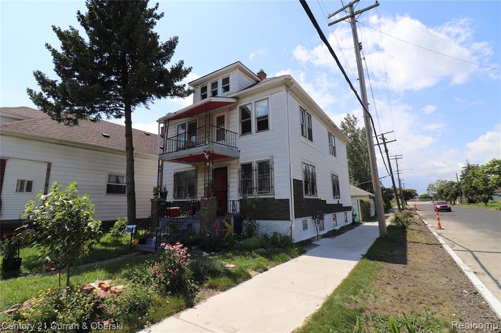 12159 Lumpkin St, HamtraMcK, MI 48212 - photo 1