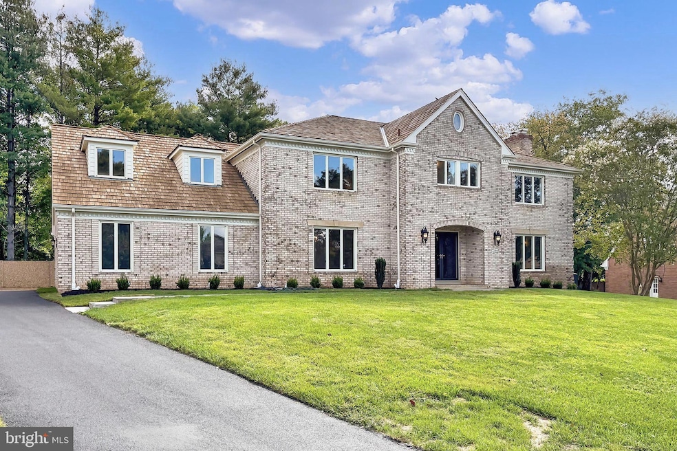 6294 Dunaway Ct, McLean, VA 22101 - photo 1