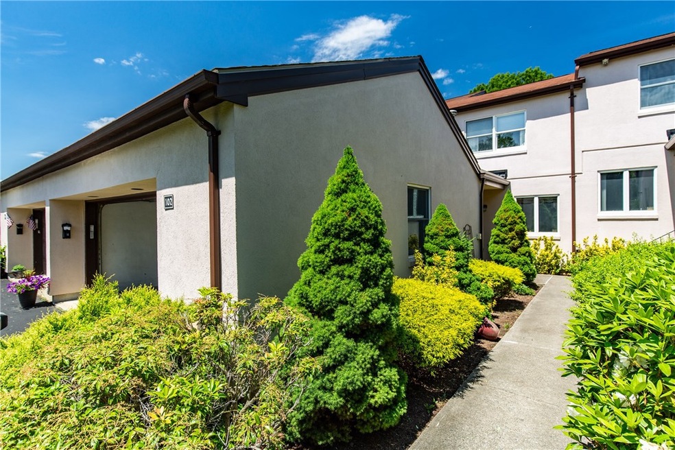 2970 Mendon Rd unit 102, Cumberland, RI 02864 - photo 1