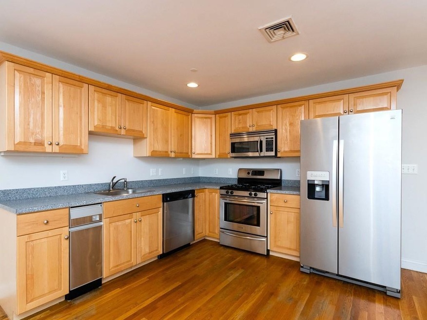 2 Lee Hill Rd unit 5, Roslindale, MA 02131 - photo 1