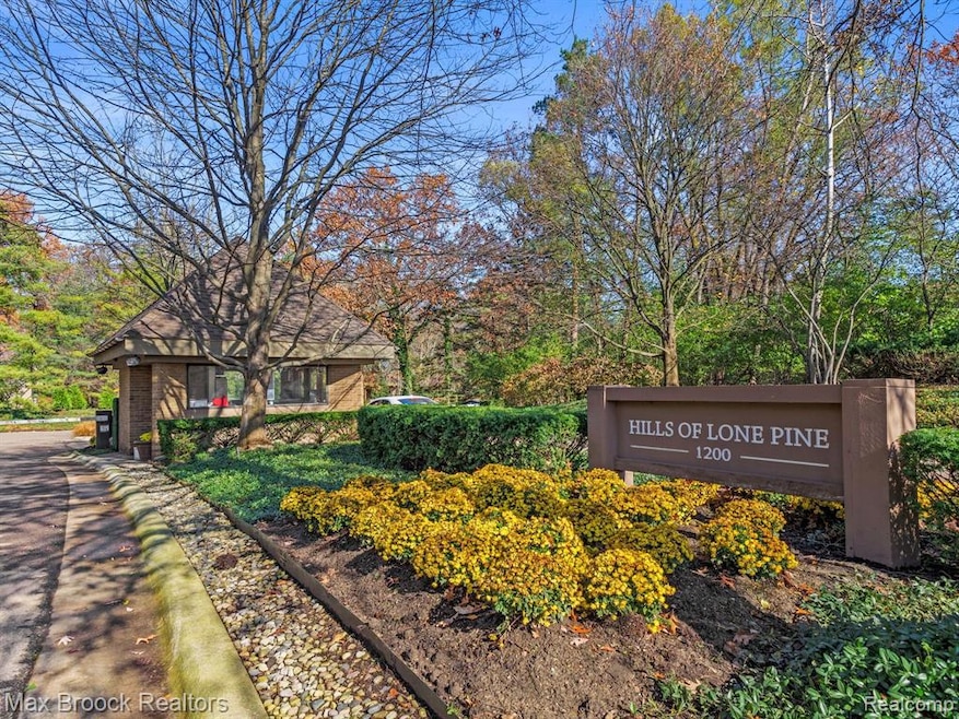 1258 Cottingham Row, Bloomfield Hills, MI 48302 - photo 1