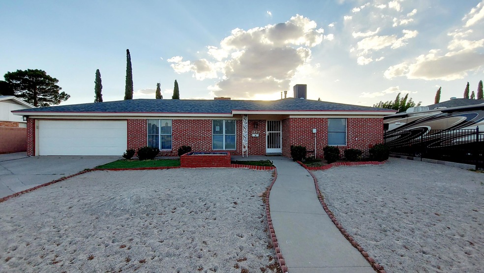 1629 Vista Real Dr, El Paso, TX 79935 - photo 1