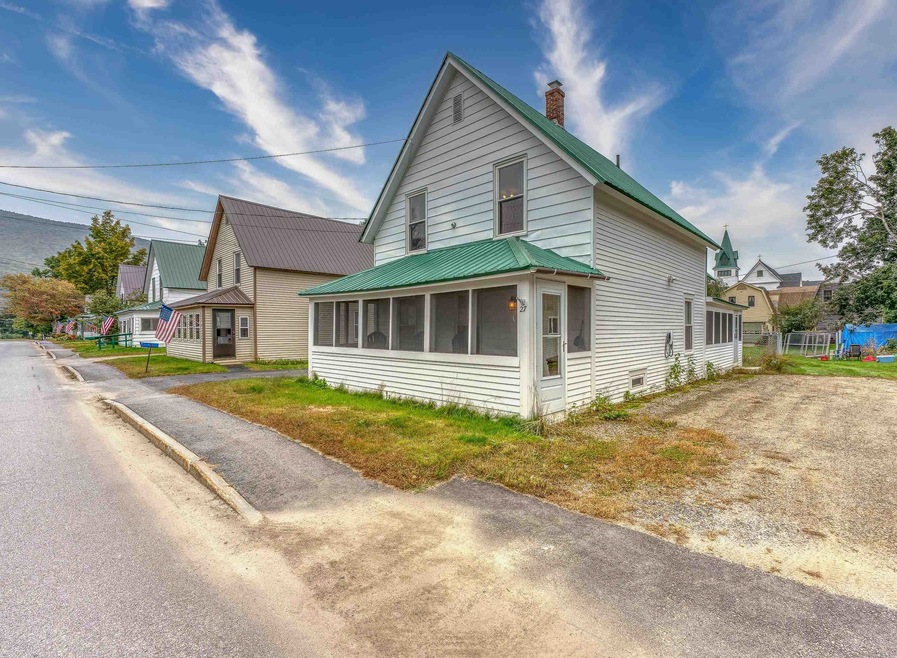 27 Maple St, Lincoln, NH 03251 - photo 1