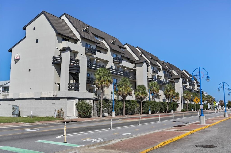 7300 Lakeshore Dr unit 31, New Orleans, LA 70124 - photo 1