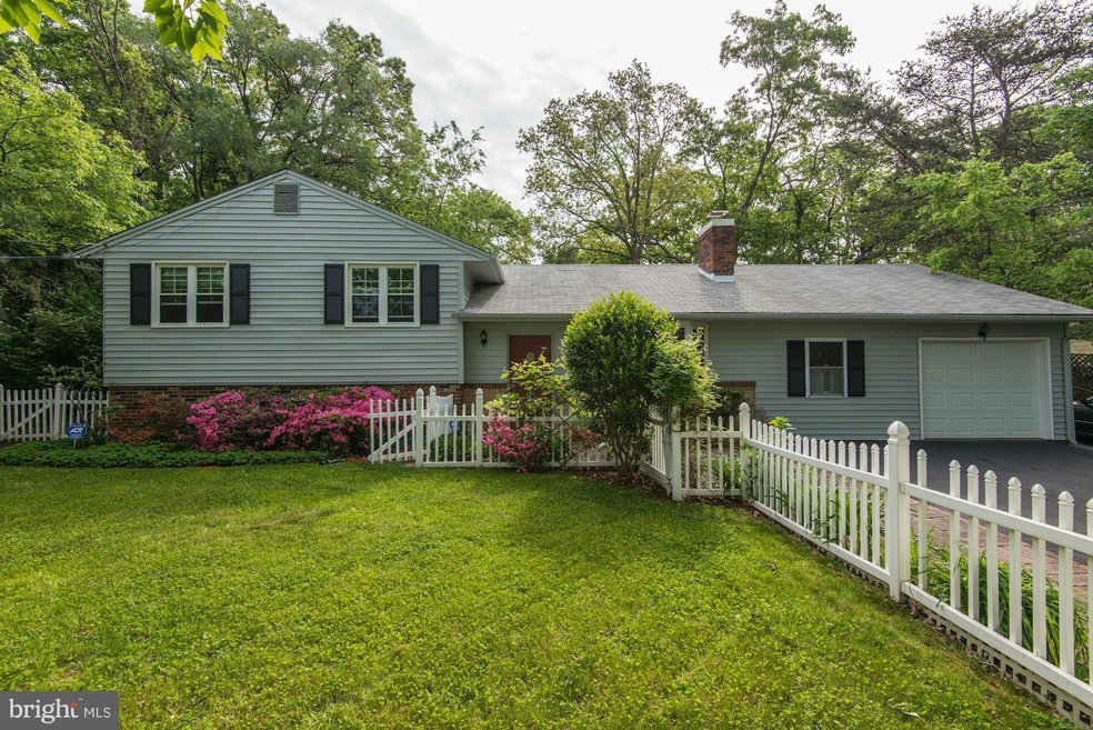 7113 Fort Hunt Rd, Alexandria, VA 22307 - photo 1