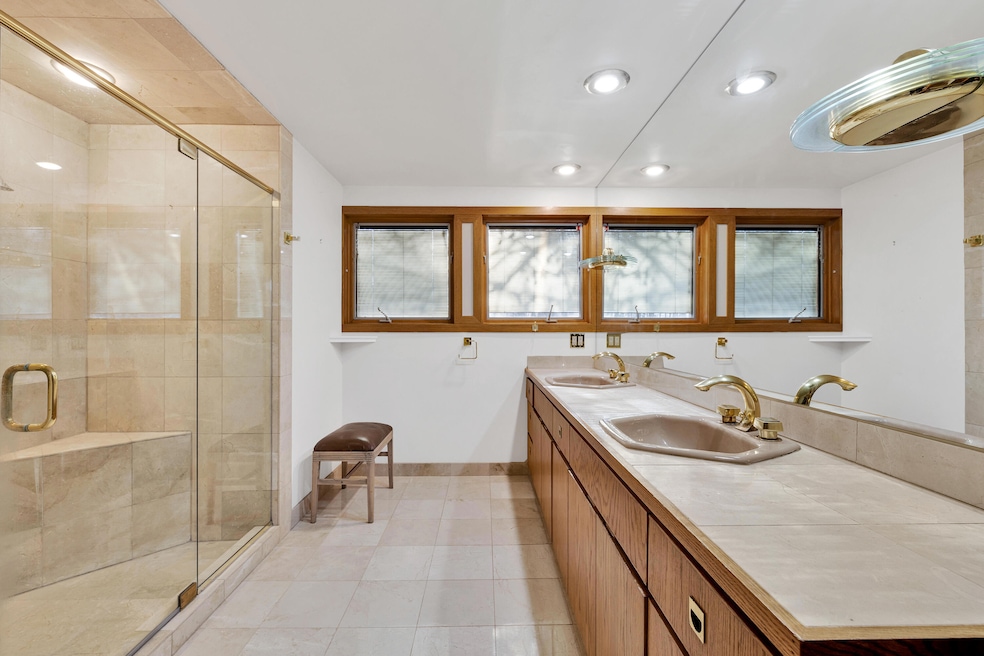7679 South 68th St-23