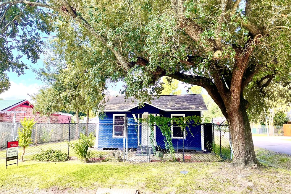 4223 Delhi St, Houston, TX 77022 - photo 1