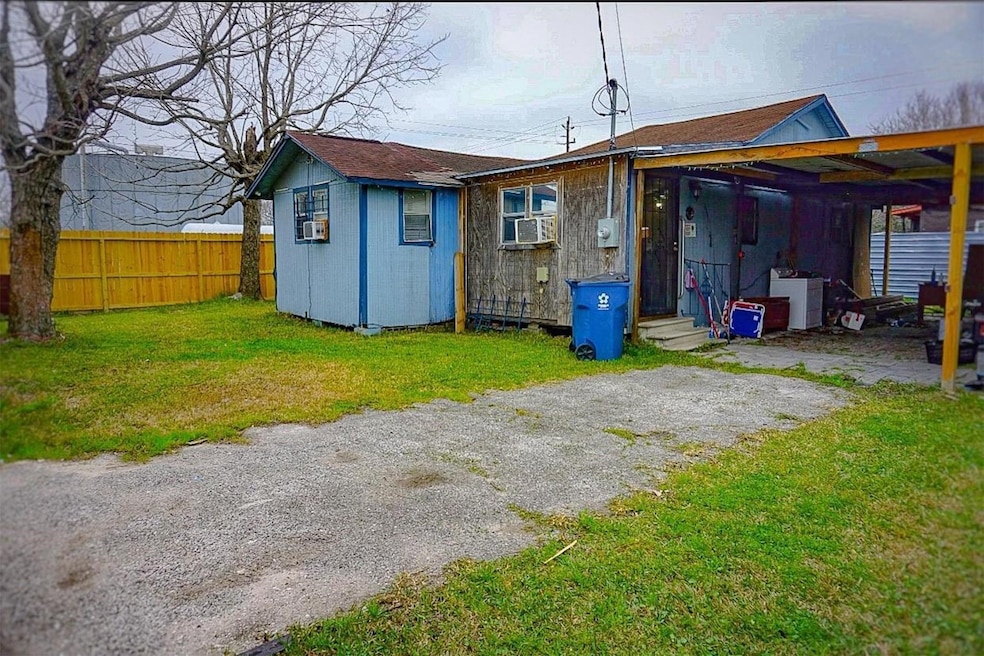 2401 Chamberlain St, Houston, TX 77093 - photo 1