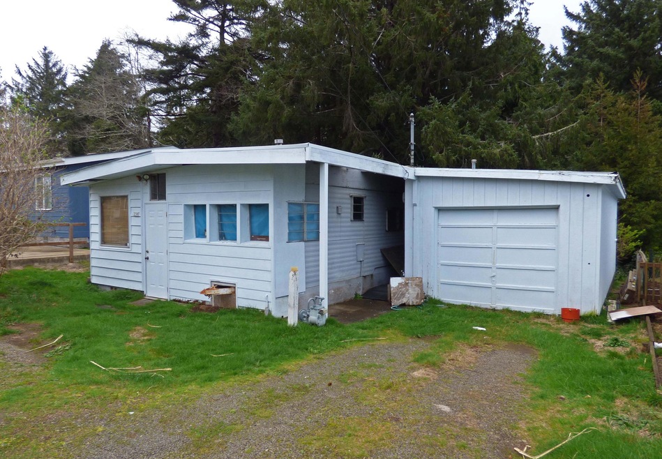 238 SE Oar Ave, Lincoln City, OR 97367 - photo 1