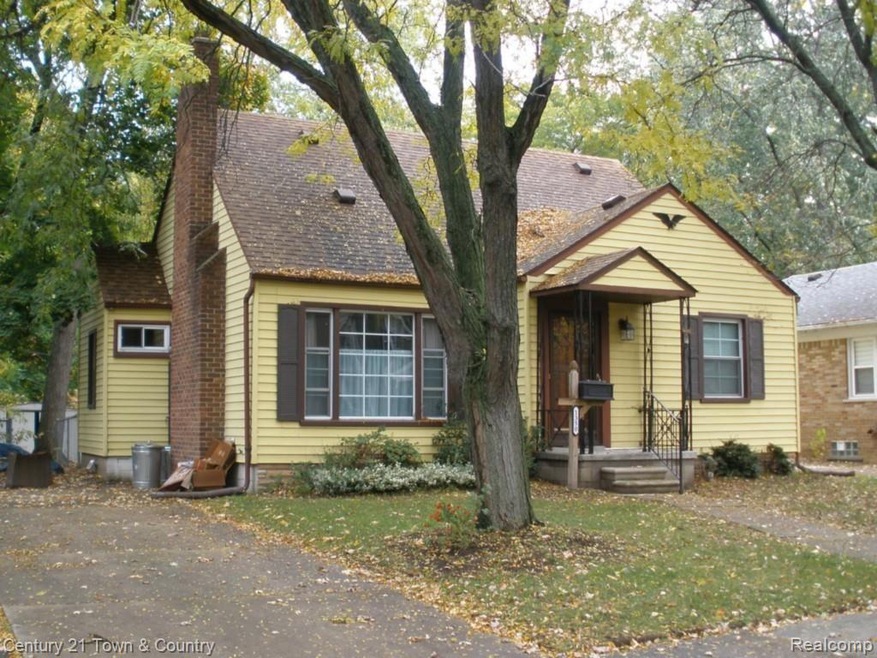 Great Berkley Bungalow with excellent potential!