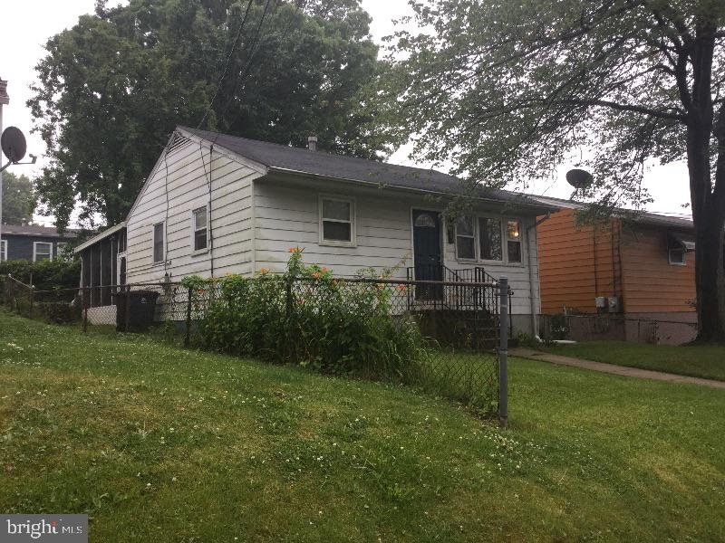 6707 Clinglog St, Capitol Heights, MD 20743 - photo 1