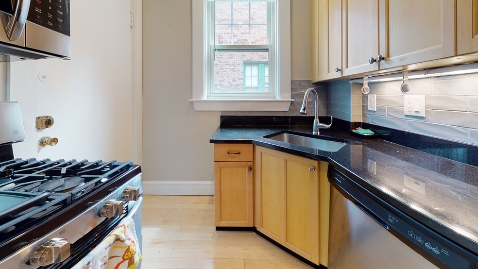 2 Claflin Rd unit 5, Brookline, MA 02445 - photo 1