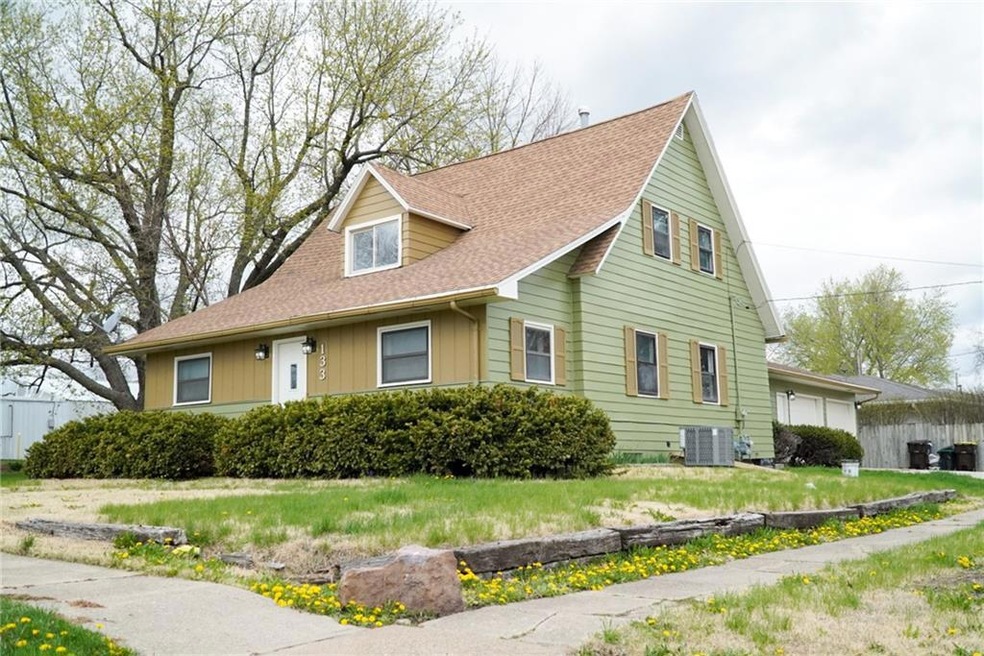 133 E Webster St, Osceola, IA 50213 - photo 1