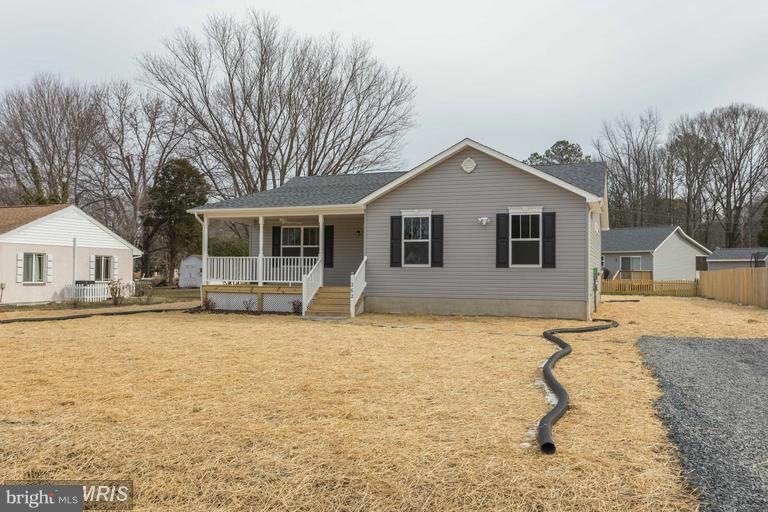 9 Nicholson Dr, Colonial Beach, VA 22443 - photo 1