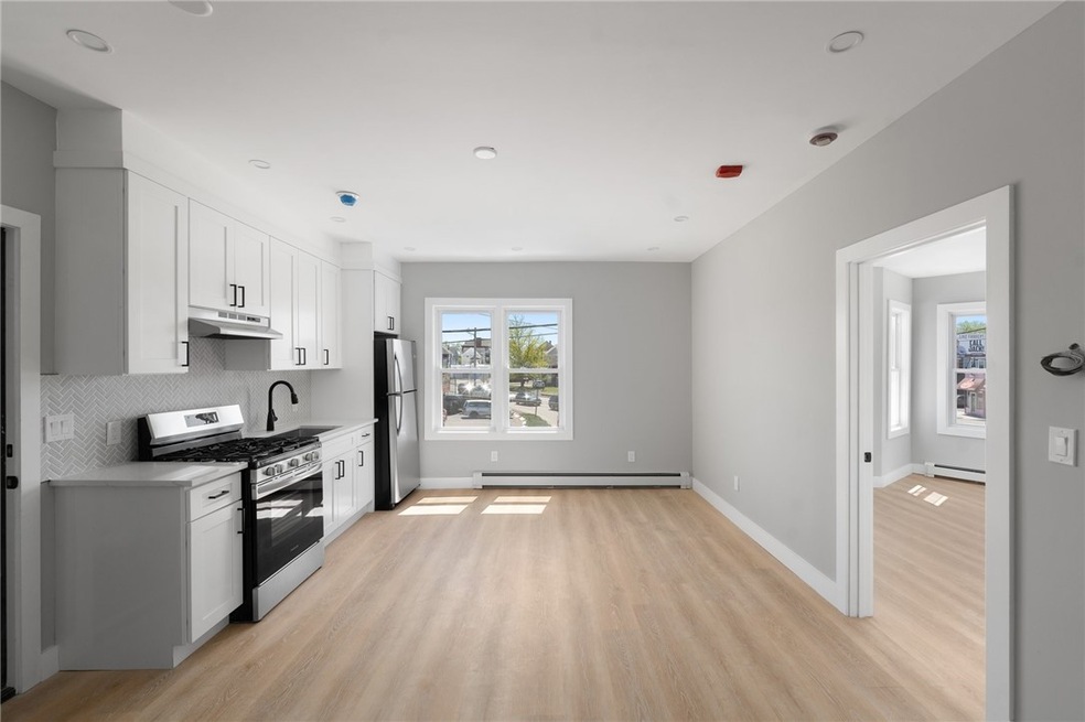 735 Broadway unit 2F, Pawtucket, RI 02861 - photo 1