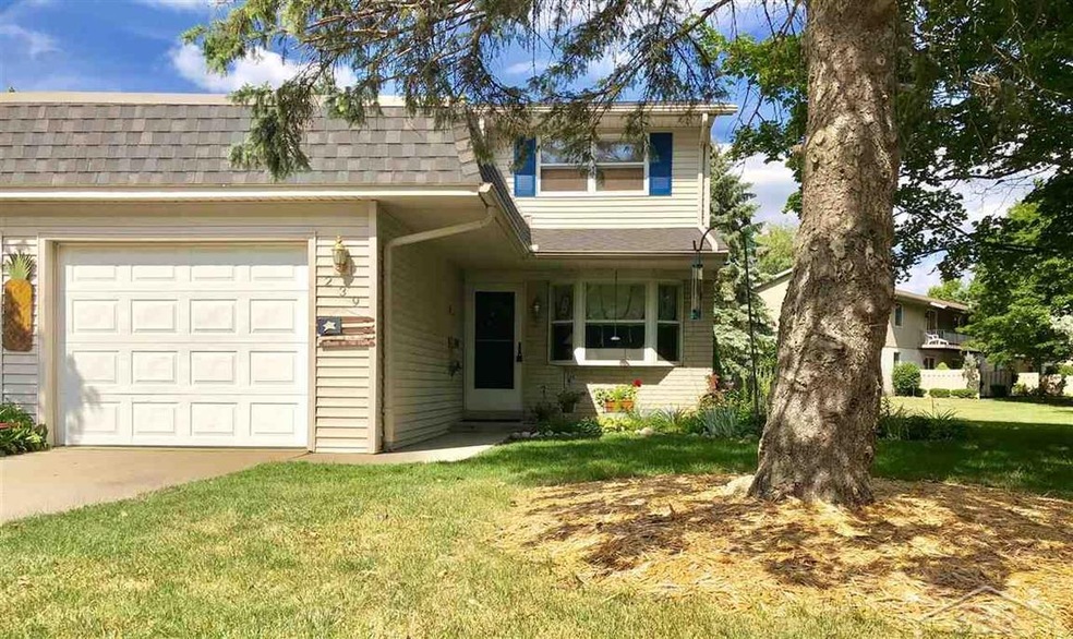 239 Churchgrove Rd unit B9, Frankenmuth, MI 48734 - photo 1