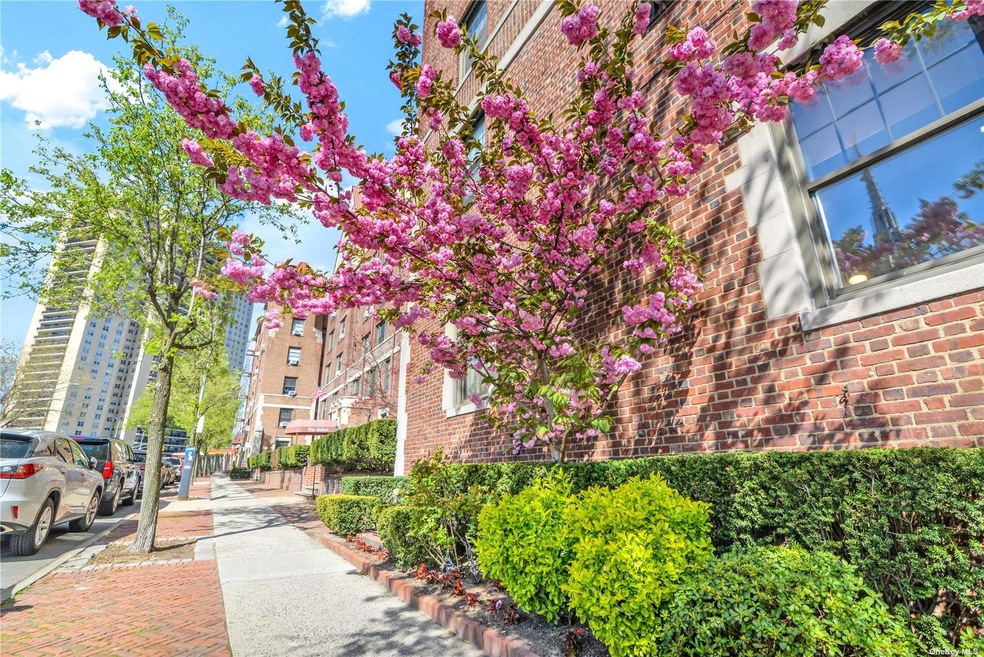 109-14 Ascan Ave unit 1F, Forest Hills, NY 11375 - photo 1