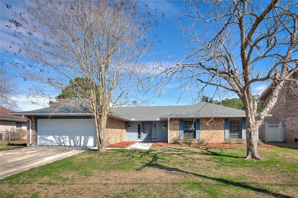 348 Oleander Dr, Slidell, LA 70458 - photo 1