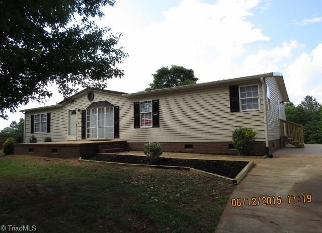 133 Jordan Ln, Statesville, NC 28677 - photo 1