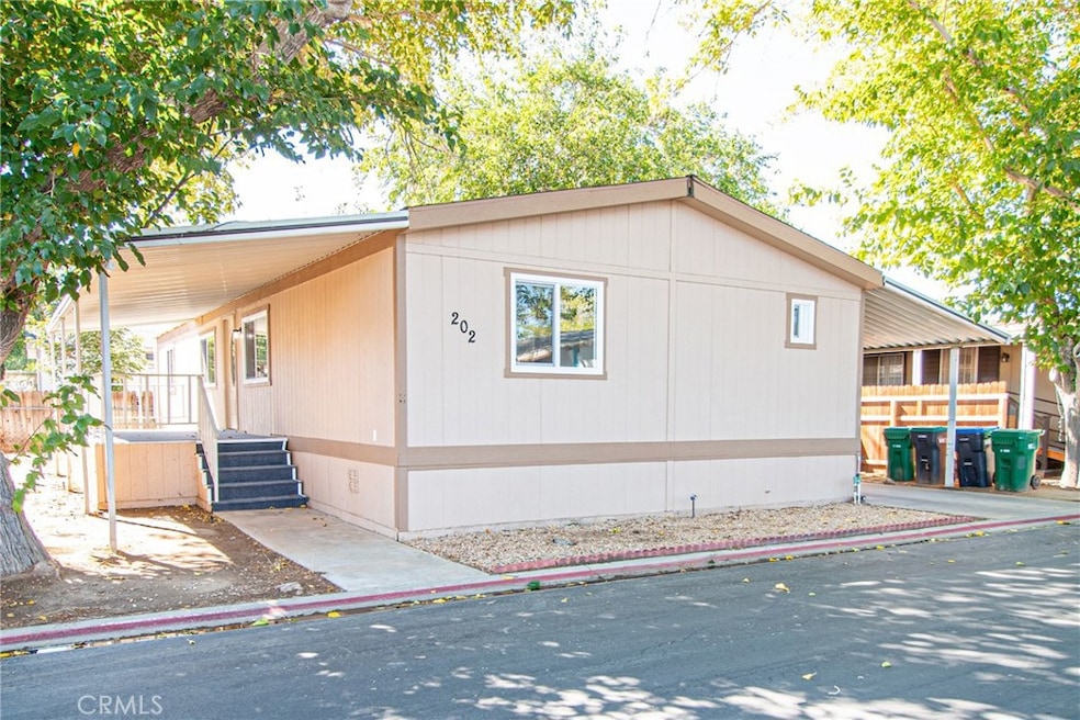 3524 E Avenue R unit Sp 202, Palmdale, CA 93550 - photo 1