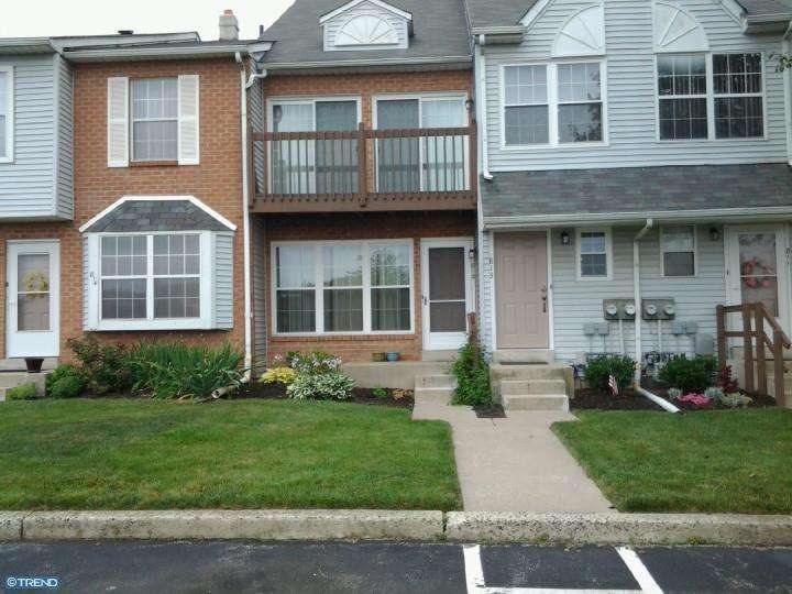 812 Northridge Dr, Norristown, PA 19403 - photo 1