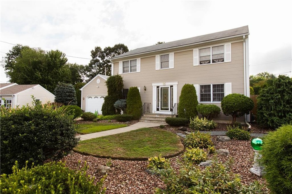 28 John F. Kennedy Cir, North Providence, RI 02904 - photo 1