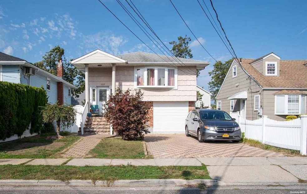 Sold $660,000 • Co-Listing Agent