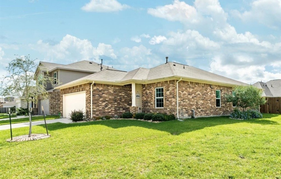 2182 Ann St, Alvin, TX 77511 - photo 1