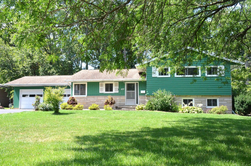 437 Hickory Dr, Marysville, OH 43040 - photo 1