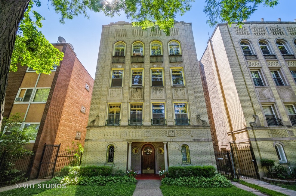 6038 N Washtenaw Ave unit 2, Chicago, IL 60659 - photo 1