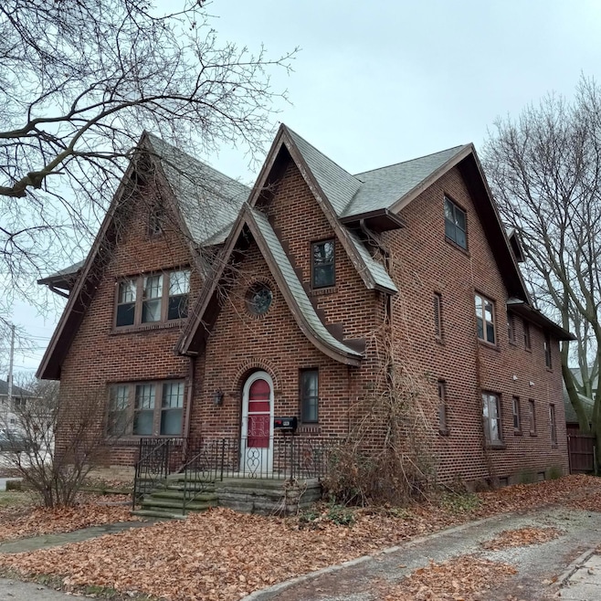 108 N Thompson St, Jackson, MI 49202 - photo 1