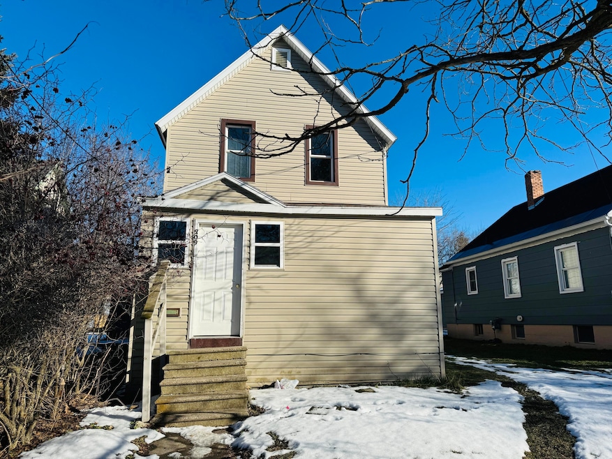 909 Augusta