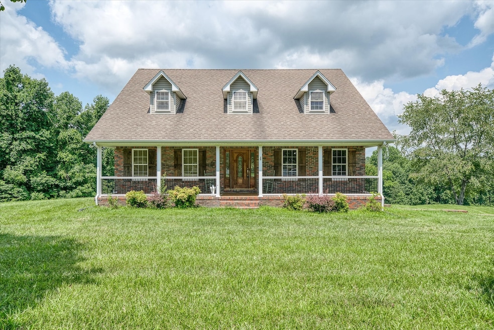 615 Fox Run Ln, Lafayette, TN 37083 - photo 1