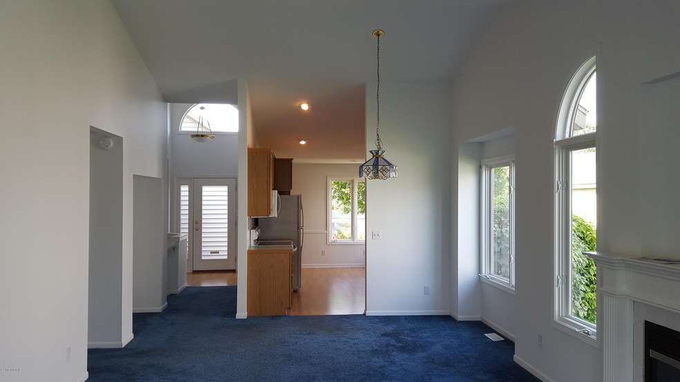 2474 Highridge Ln SE unit 16, Grand Rapids, MI 49546 - photo 1