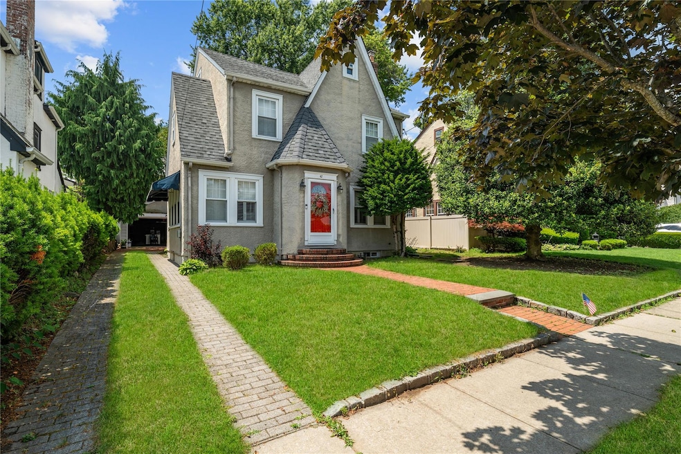 For Sale $829,000