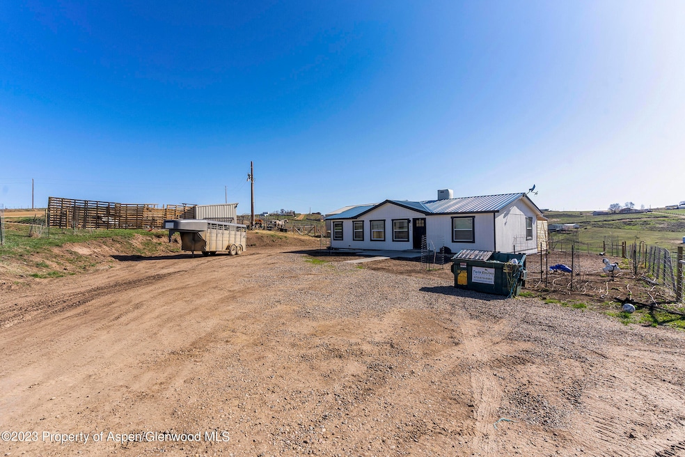 800 Western Ave, Craig, CO 81625 - photo 1
