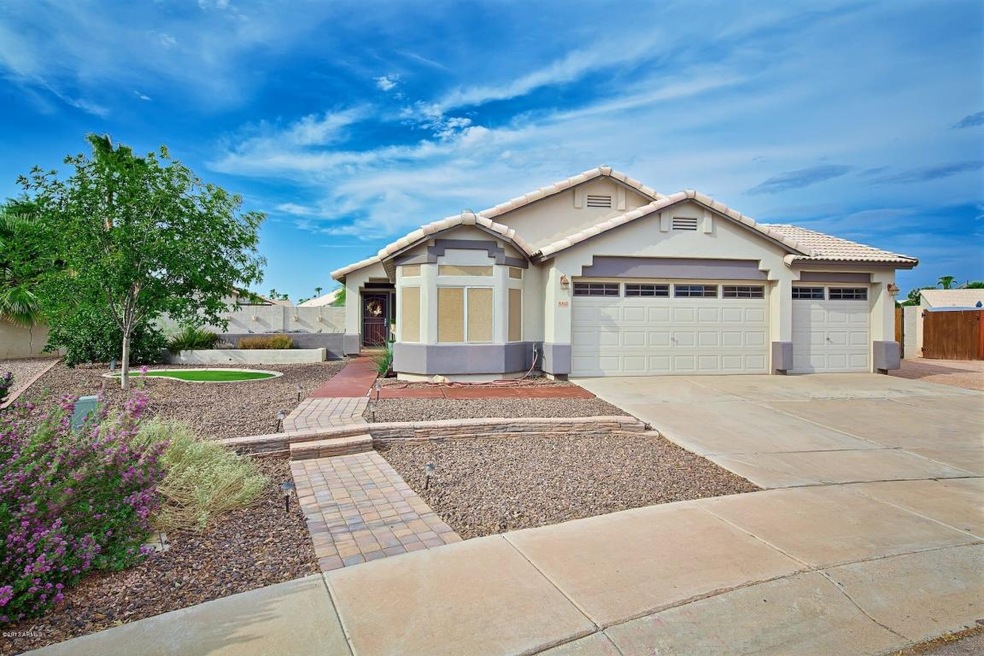 880 E Orchid Ln, Chandler, AZ 85225 - photo 1