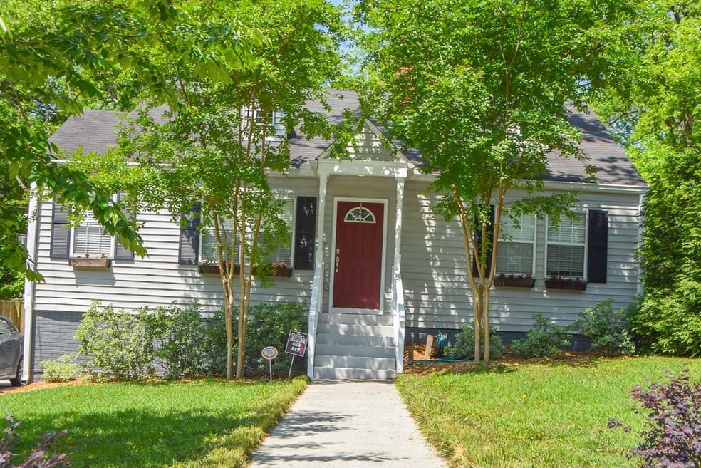 449 Patterson is steps from all the dining and ent