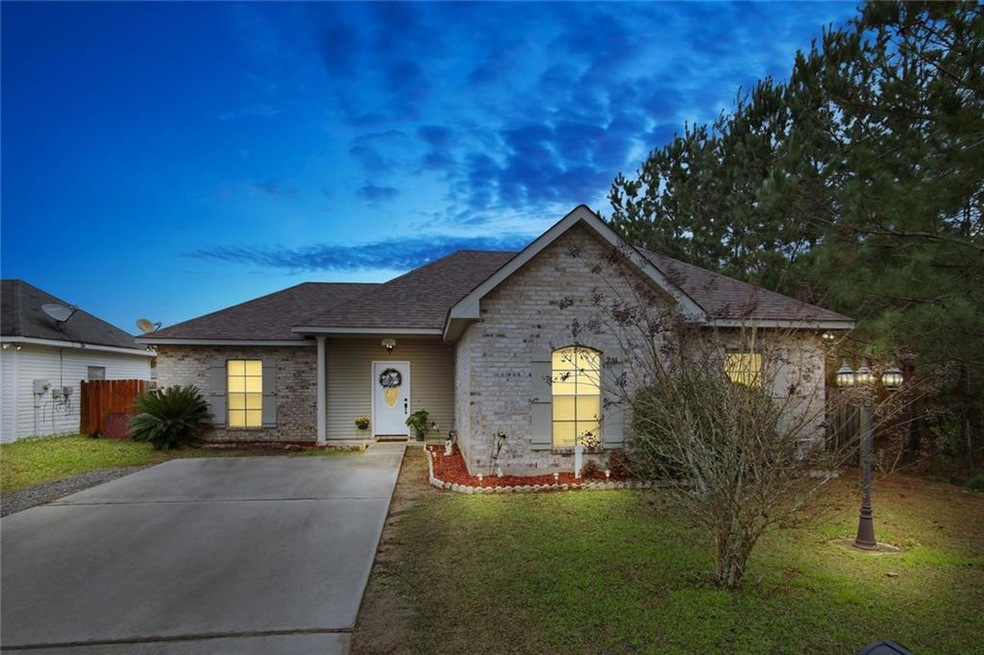 This cute home is waiting for you!!!