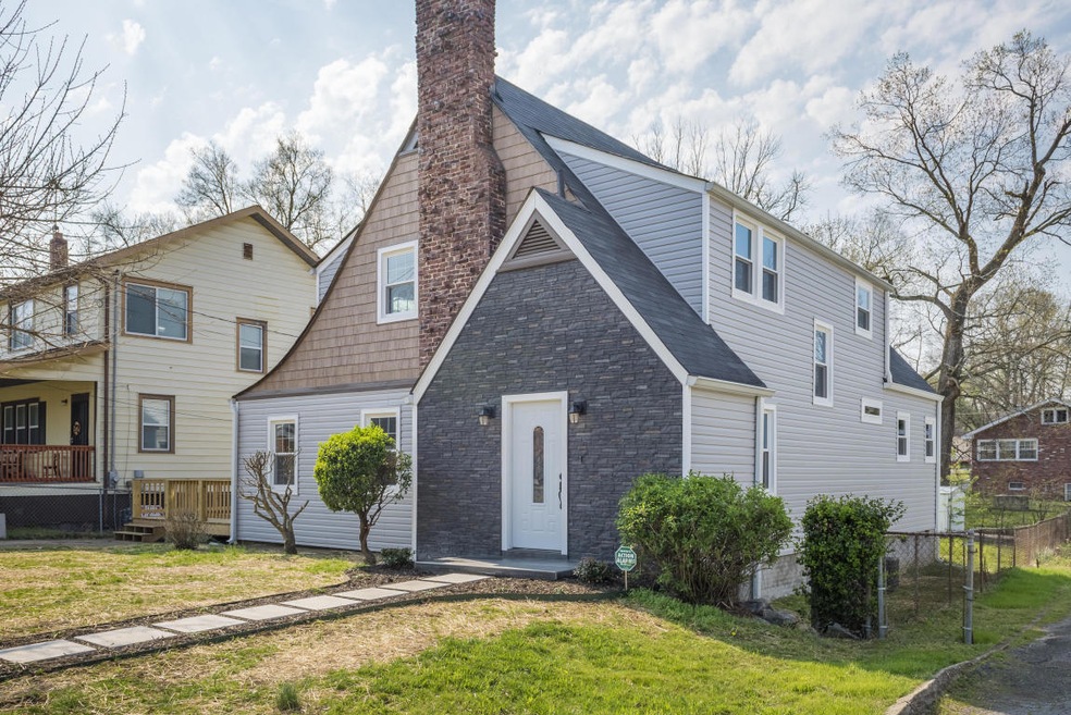 2404 E 4th St, Chattanooga, TN 37404 - photo 1