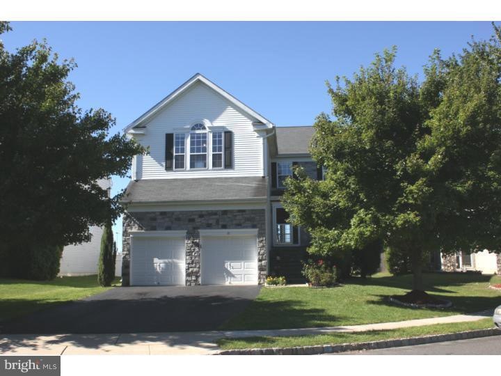 15 Hemingway Ln, Columbus, NJ 08022 - photo 1