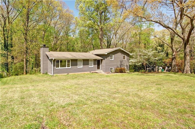 5549 Oak Grove Dr, Acworth, GA 30102 - photo 1