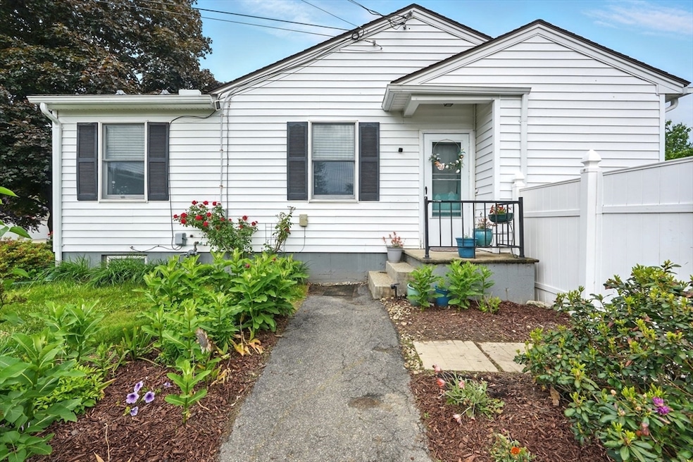 19 Arnold Ave, Chicopee, MA 01013 - photo 1